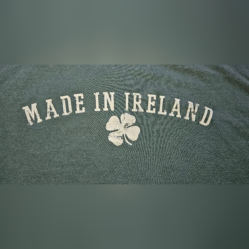 XL Made in Ireland logo men's green and white short sleeved t-shirt w/ Shamrock